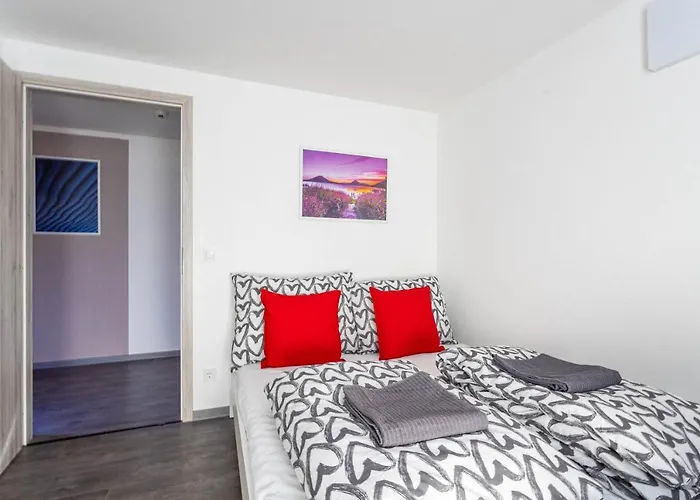 Rakoczi 4 Bedroom Centre Apartment