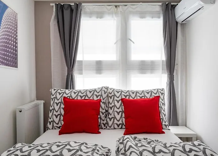 Rakoczi 4 Bedroom Centre Apartment